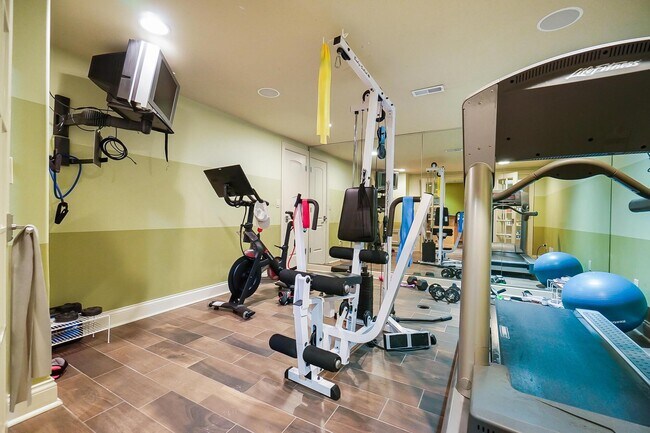 Building Photo - 6655 Traquair Pl