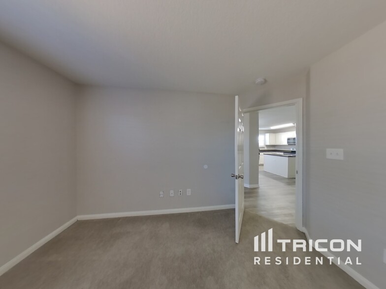 Building Photo - 11443 Coral Canyon