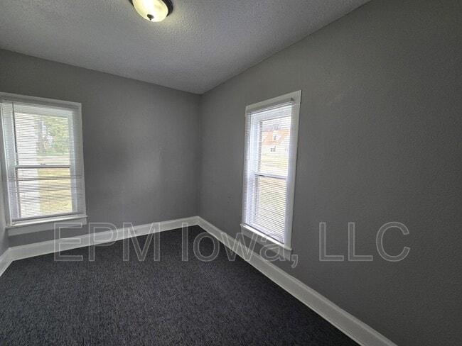 Building Photo - 823 Glenwood St