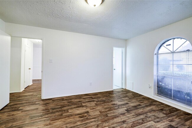 Building Photo - 15251 Buckle Ln