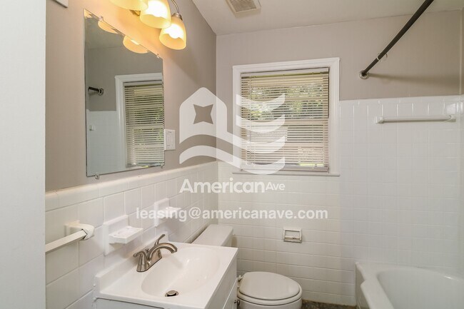 Building Photo - 1506 Cedar Terrace