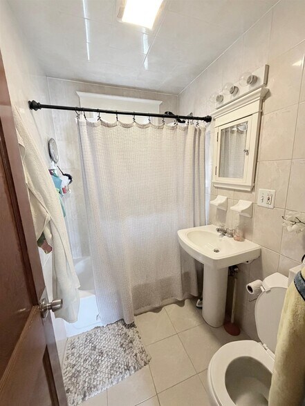 Building Photo - 130 Bonner Ave