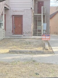 Building Photo - 714 E 3rd St