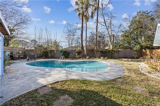 Building Photo - River Ridge Home Rental