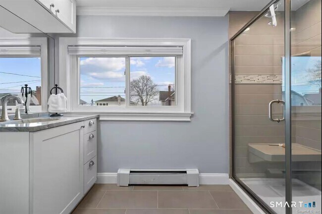 Building Photo - 58 Chapman Ave