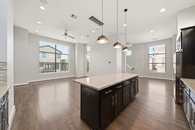 Building Photo - 1814 Thompson St