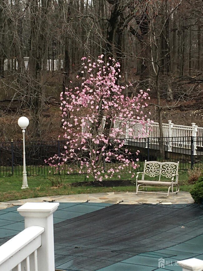 Building Photo - 124 Taylors Mills Rd