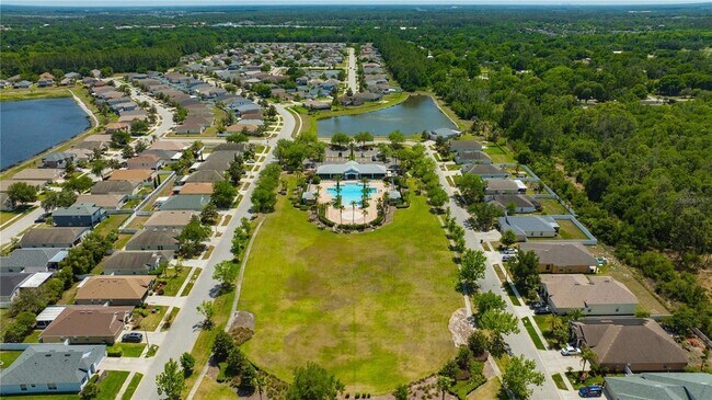 Building Photo - 30435 Annadale Dr