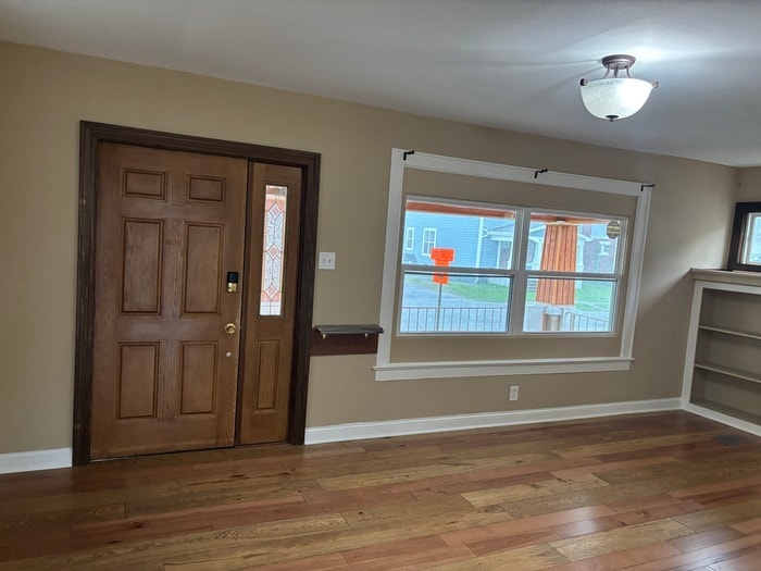 Building Photo - 73 N Oakley Ave