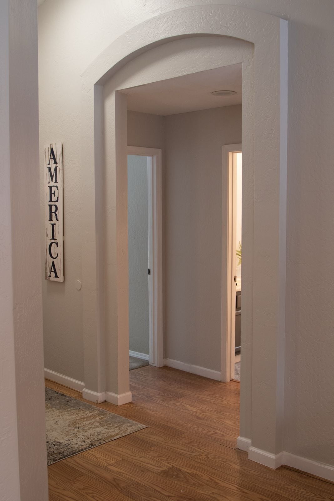 Entryway 2 - 1059 W Lil Ben Trl