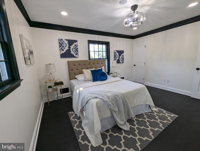 Building Photo - 2208 Wakefield St