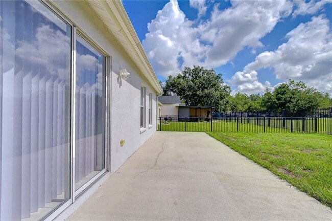 Building Photo - 6010 Skylarkcrest Dr