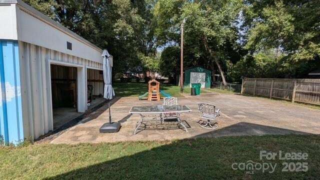 Building Photo - 1507 Woodland Dr