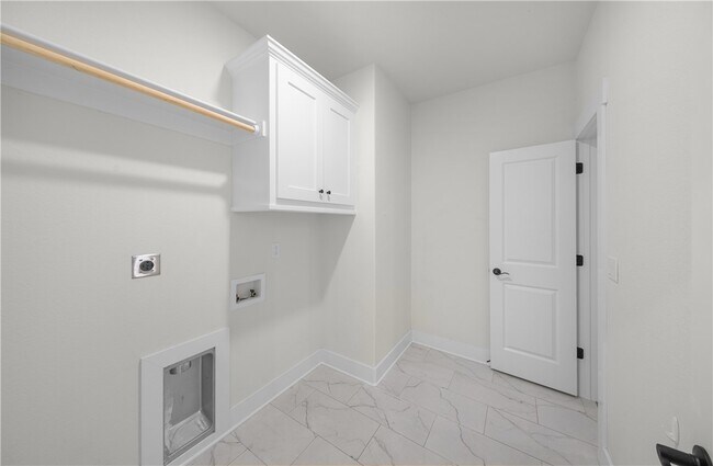 Building Photo - 2040 Myrrh Pl
