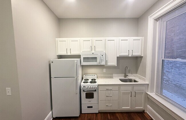 Building Photo - 2724 Jefferson Ave