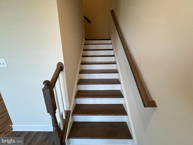 Building Photo - 9704 Glassy Creek Way