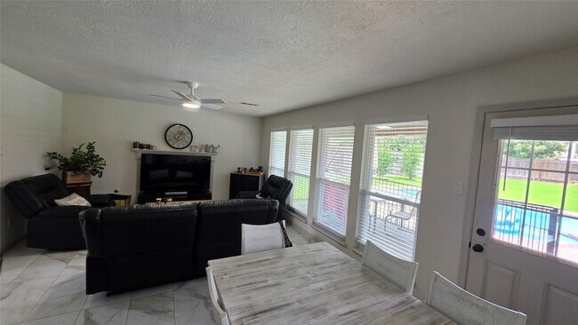 Building Photo - 23510 Stratsborough Dr