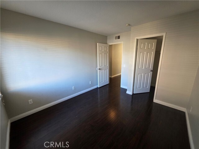 Building Photo - 1920 E Calico Dr