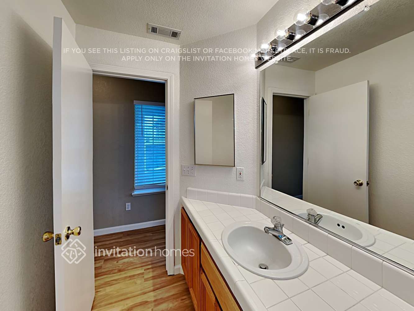 Building Photo - 1013 Bay Shore Dr