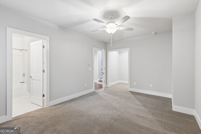 Building Photo - 2974 Hermance Dr NE