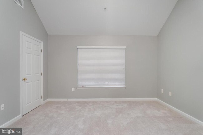 Building Photo - 6081 Madison Pointe Ct