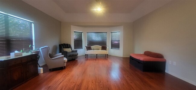 Building Photo - 9734 La Vista Dr