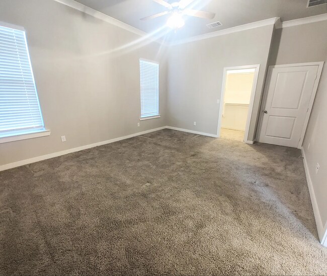 Building Photo - PRE-LEASING for AUGUST - 4 Bedroom in Upland Crossing