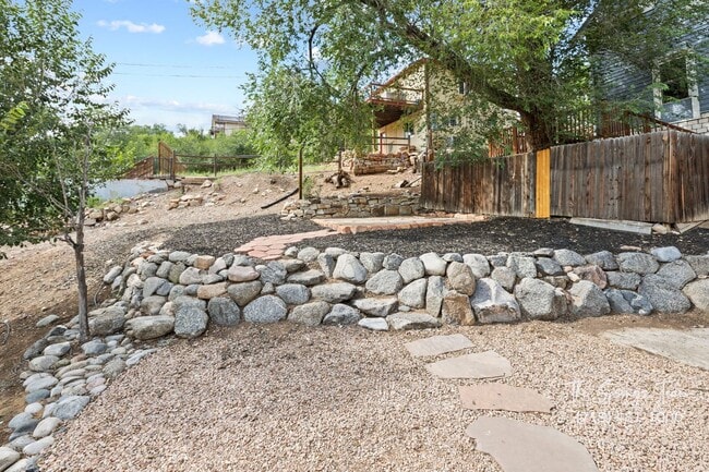 Building Photo - Charming 3 Bedroom + Office Westside Home ...