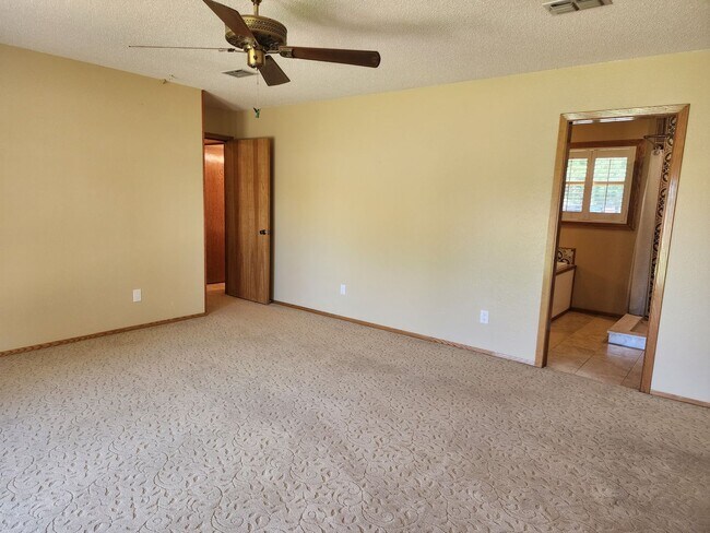 Building Photo - 516 Diamondhead Dr