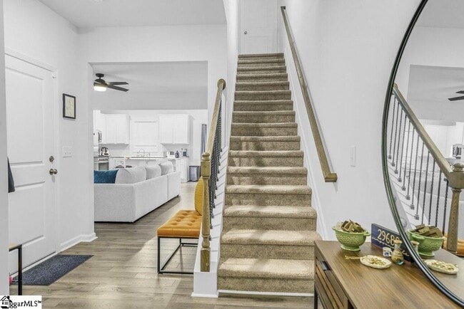 Building Photo - 329 Hartland Pl