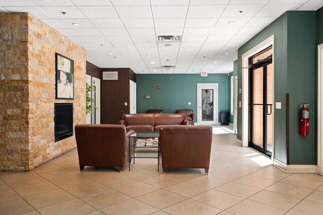 Building Photo - 10 Regent St