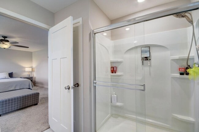 Building Photo - 1203 Lower 143rd St E