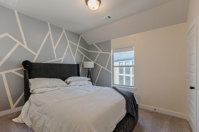 Building Photo - 102 Shining Succulent Dr