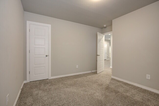 Building Photo - 14800 Lost Fls Wy
