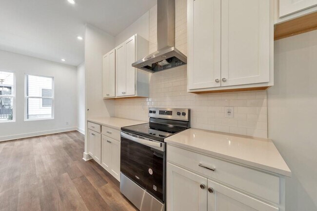 Building Photo - 515 Motivation Cir NW