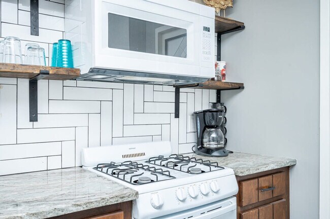 Building Photo - 215 Piedmont Ave NE