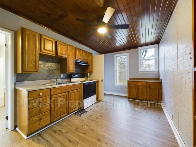 Building Photo - 519 Blake Ave