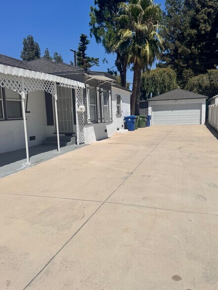 Building Photo - 6714 Aldea Ave