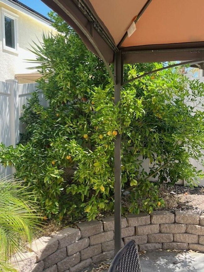 Building Photo - Beautiful, Spacious Home with solar-Desira...