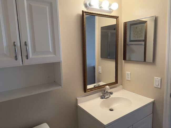 Building Photo - 15710 E Waterside Cir