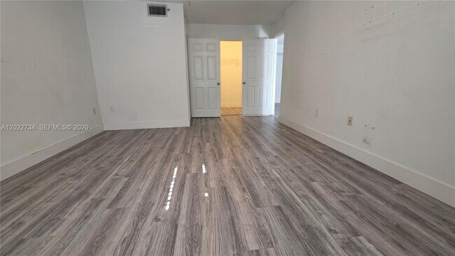 Building Photo - 5011 Wiles Rd