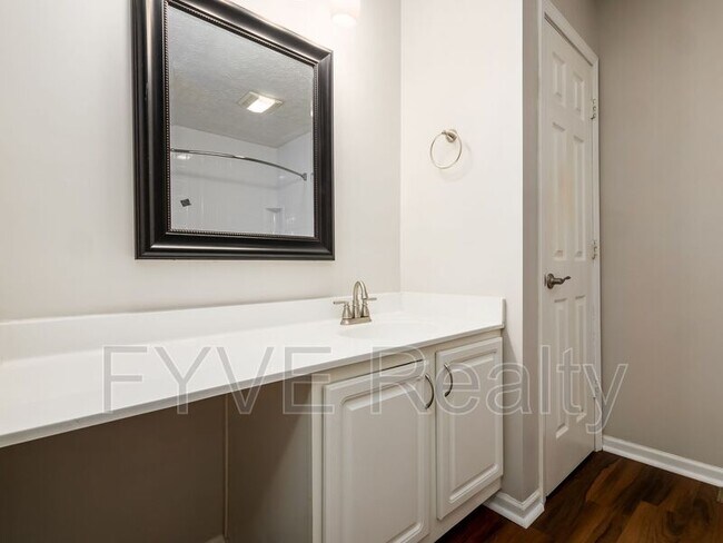 Building Photo - 2980 Glenloch Cir