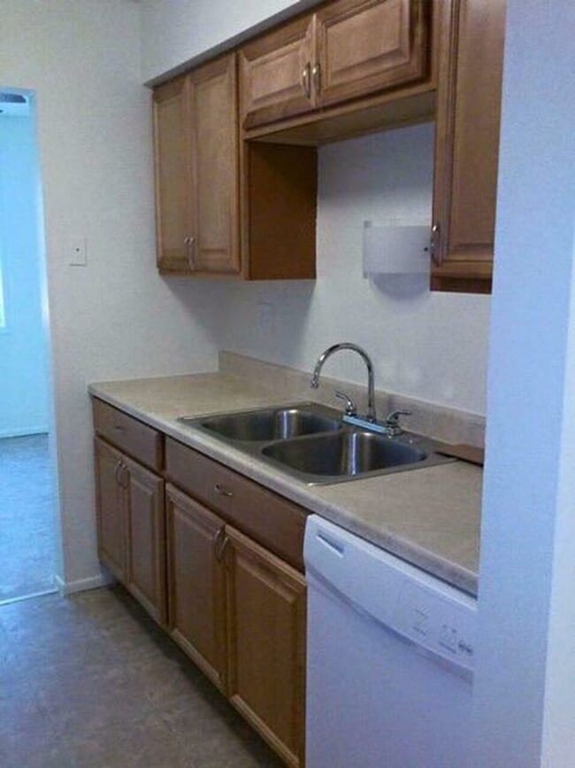 Building Photo - Modern 2-Bedroom Apartments in Crown Point, IN – Pet Friendly!