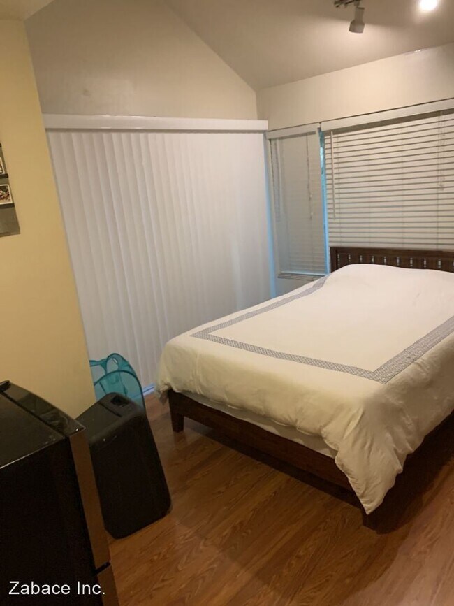 Building Photo - 6 br, 3 bath House - 702 Anderson Road - M...