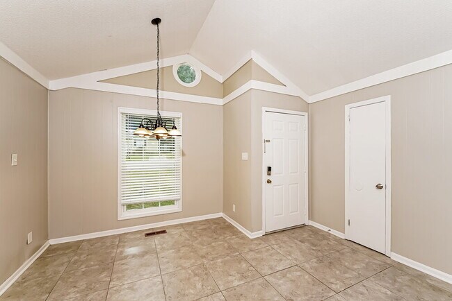 Building Photo - 2538 Martin Cir