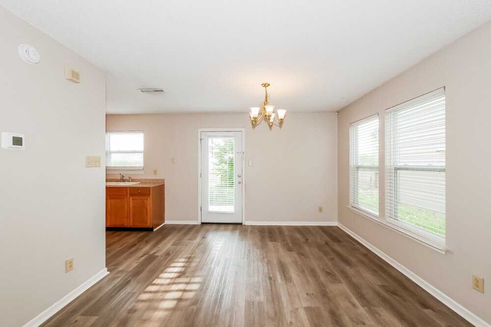 Building Photo - 2344 Summerwood Ln