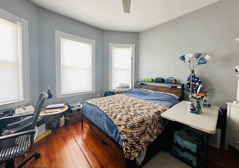 Building Photo - 20 Dalrymple St