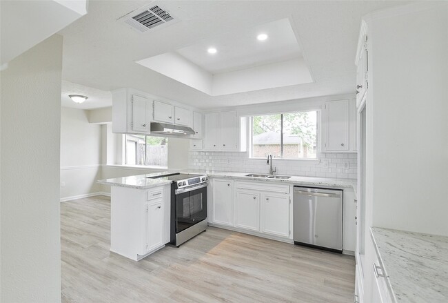 Building Photo - 122 S Diamondhead Blvd