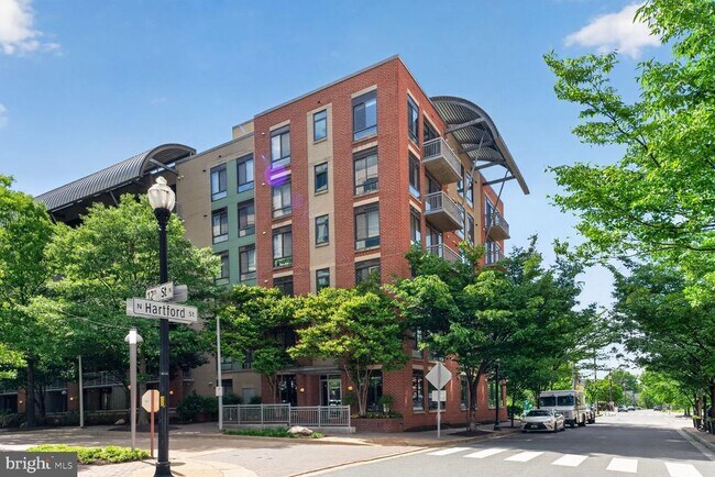 Building Photo - 1200 N Hartford St