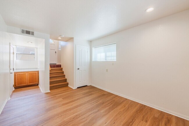 Building Photo - 1218 Portola Ave